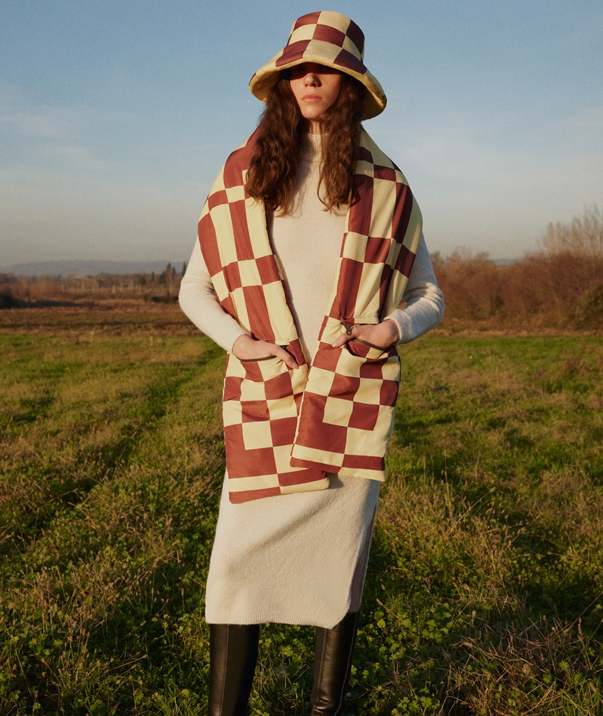 Cosmic Distortion Scarf