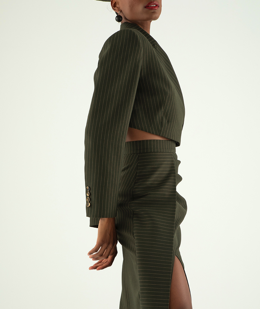 SHORT-JACKET-COVER-SKIRT_2 Kurzer grün-gestreifter Blazer
