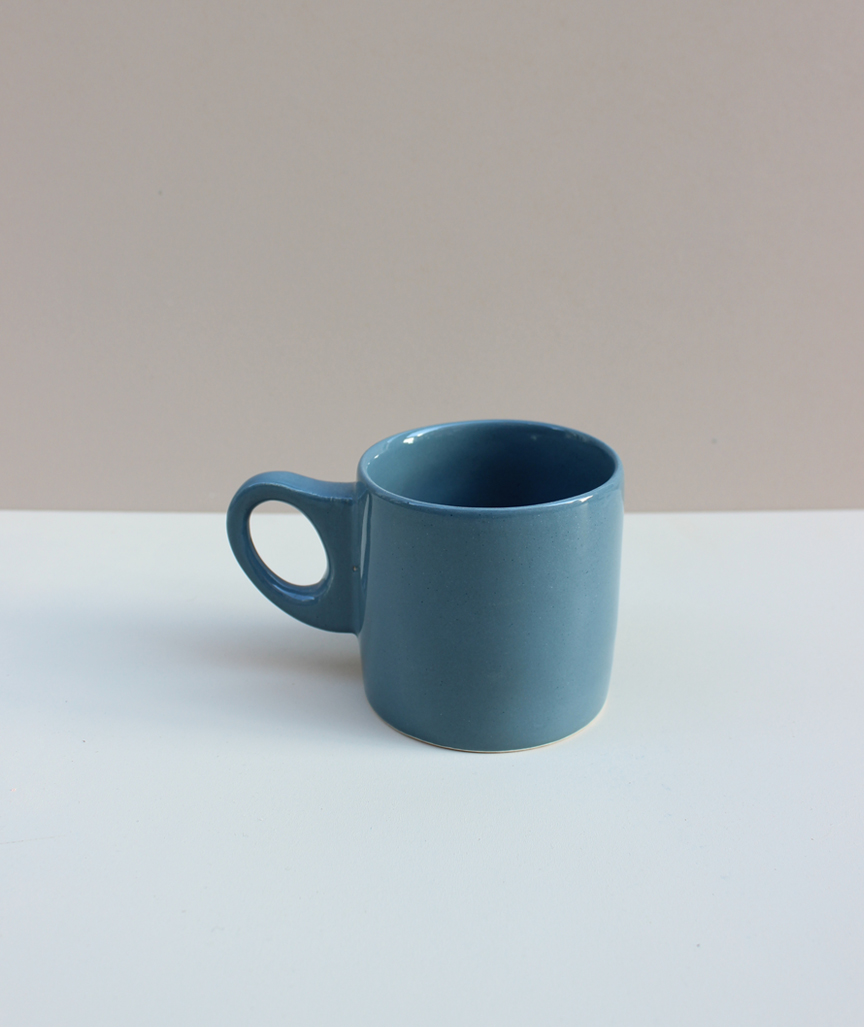 Tasse mit Zylindergriff