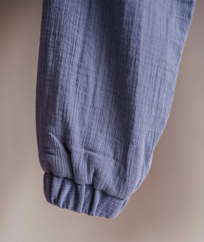 Elastische Kinderhose in Lila