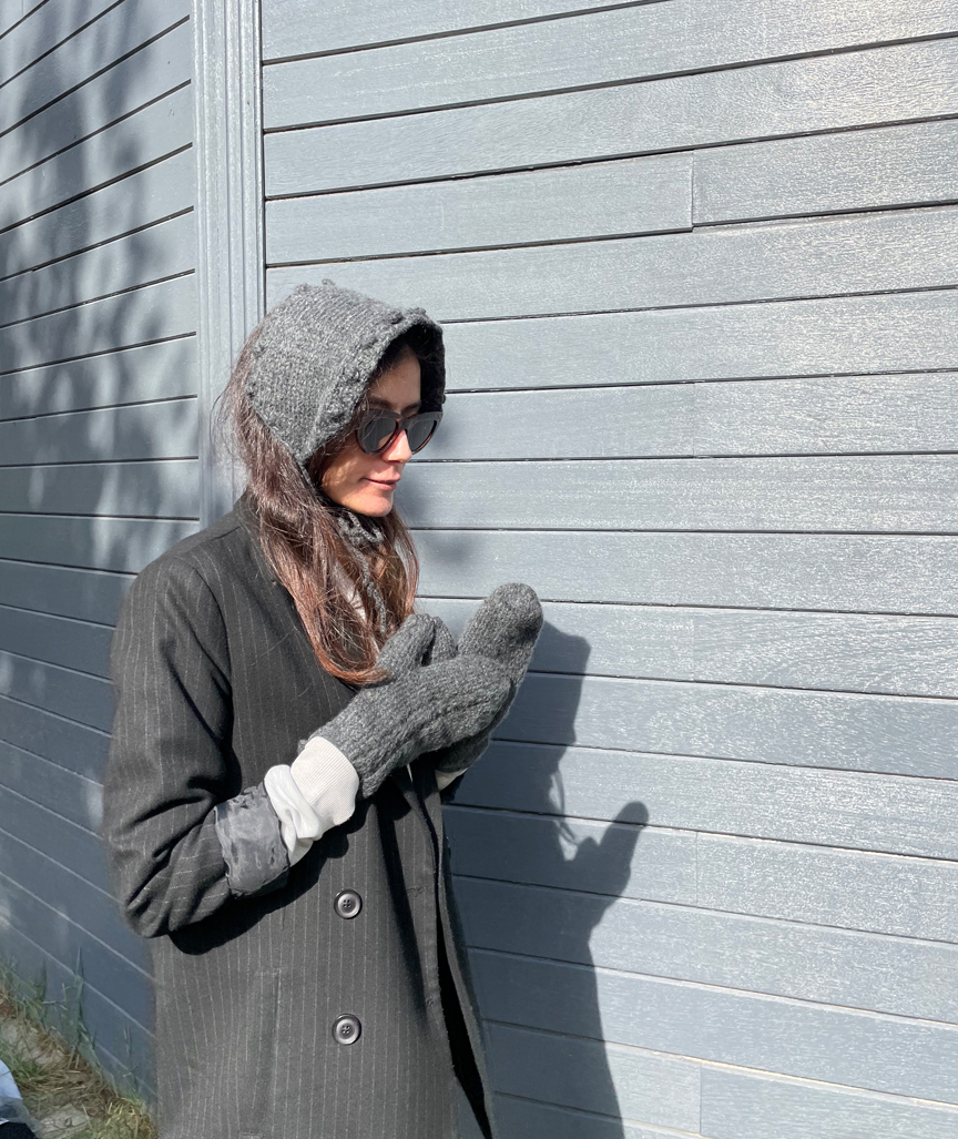 Siren Bonnet And Gloves Set