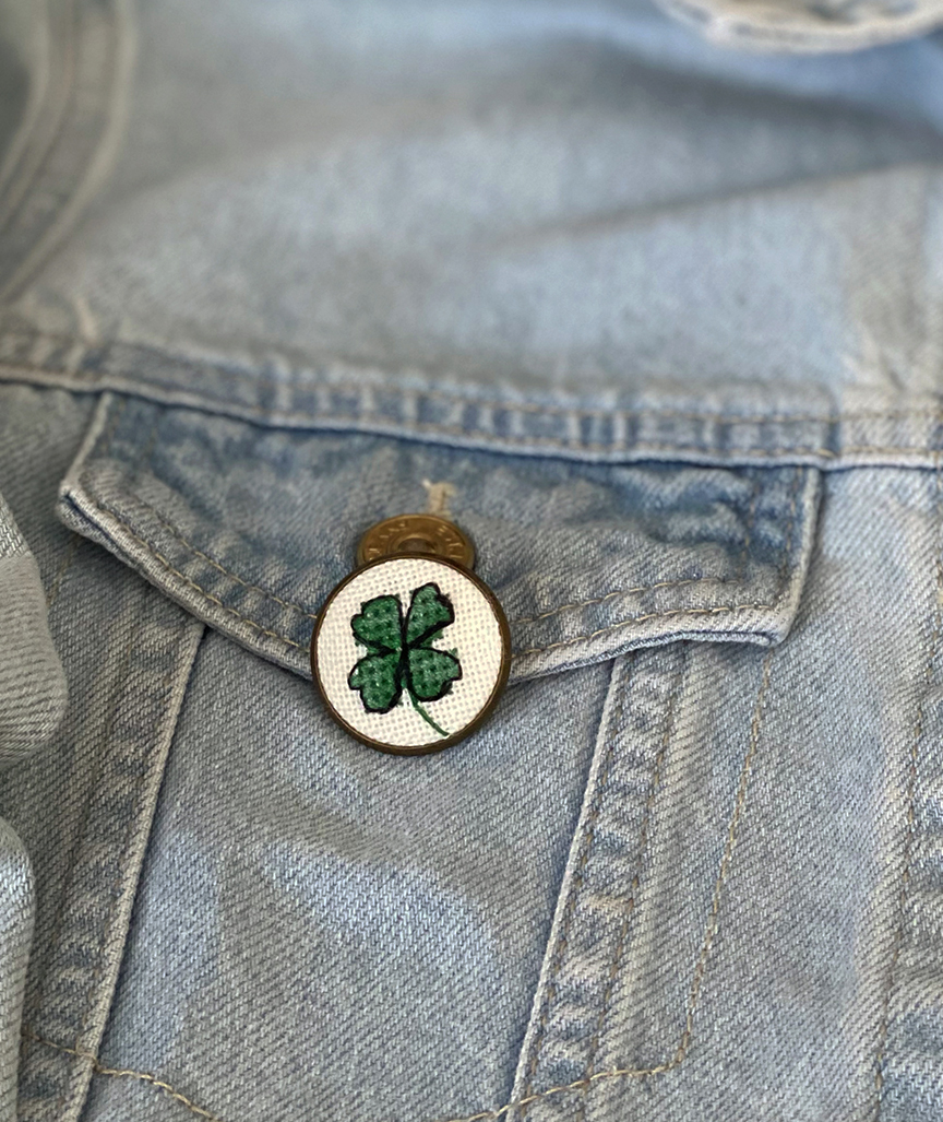 four-leaf-clover-badge_ls Vierblättriges Kleeblatt Abzeichen
