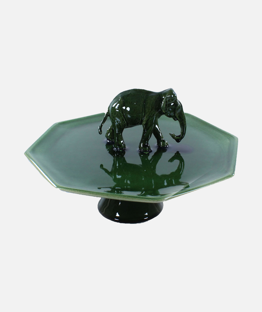 Etagere mit Elefantenfigur