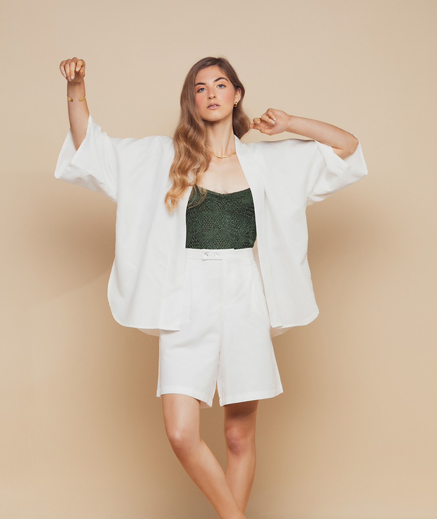 4sAzLLD6OV73QS Weißer kurzer Kimono
