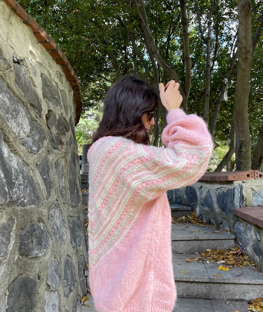 Madame Cheng Pullover