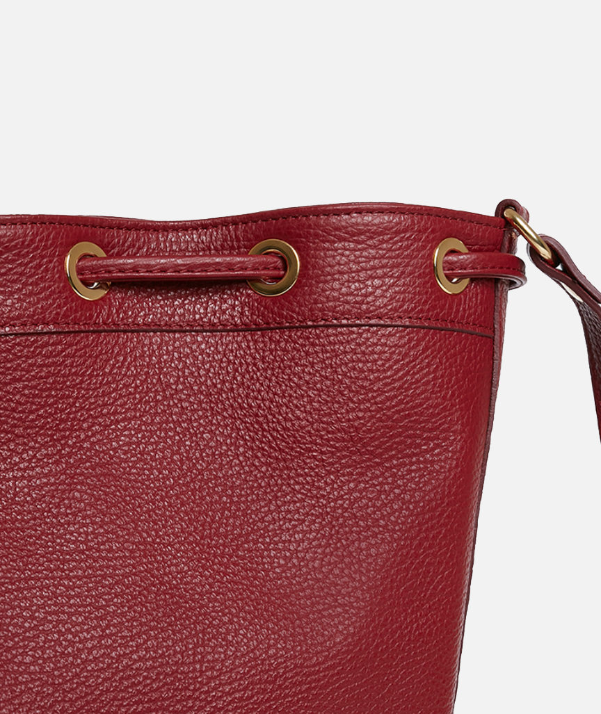 Amira Bucket Bag Cranberry