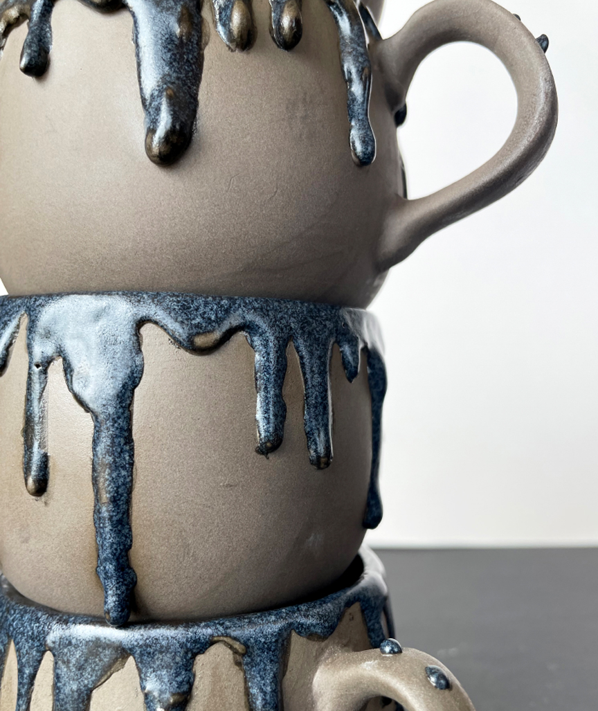 39X647xeSKpDp1o Mitternachtsblaue Tasse mit Tropfen