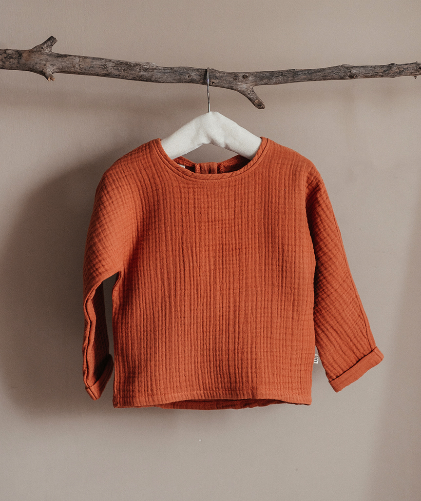 Brick-Red-Coloured-4-Layered-Muslin-Sweatshirt Langärmliges Kinder-Sweatshirt in Ziegelrot