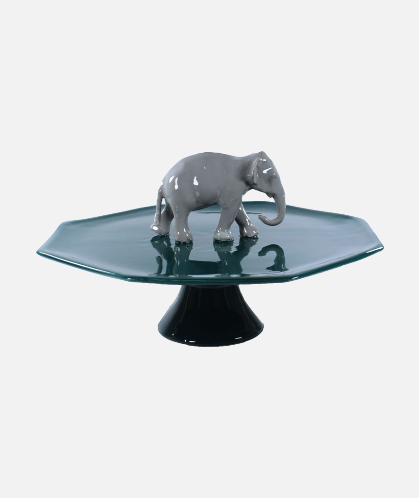 Etagere mit Elefantenfigur