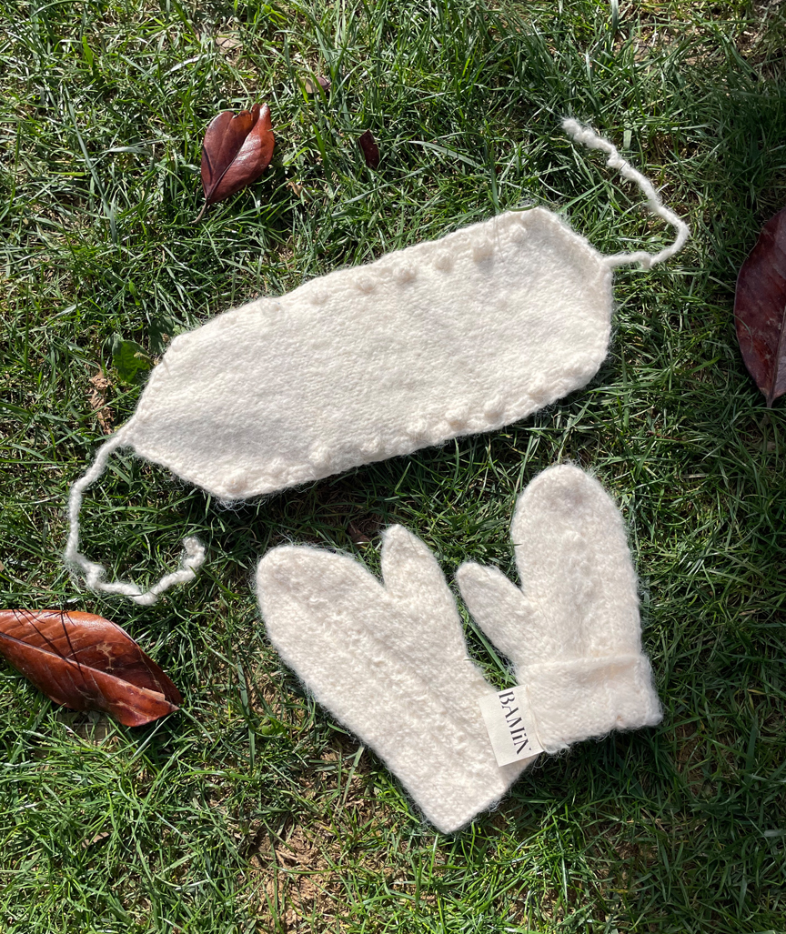 Siren Bonnet And Gloves Set